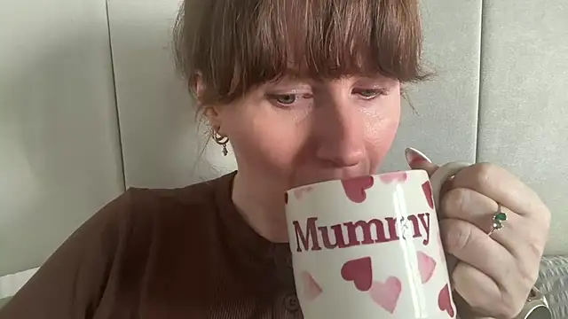 Snapshot of redheadrosie69 chatting on May 8, 2026, 8:40 am redheadrosie69 online show from May 8, 2026, 8:40 am
