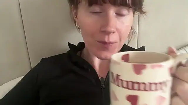 Snapshot of redheadrosie69 chatting on May 28, 2026, 7:27 am redheadrosie69 online show from May 28, 2026, 7:27 am