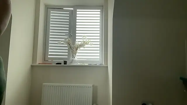 redheadrosie69 online show from March 27, 2026, 8:26 am