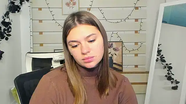 Josephine Kiss online show from November 17, 2025, 9:57 am