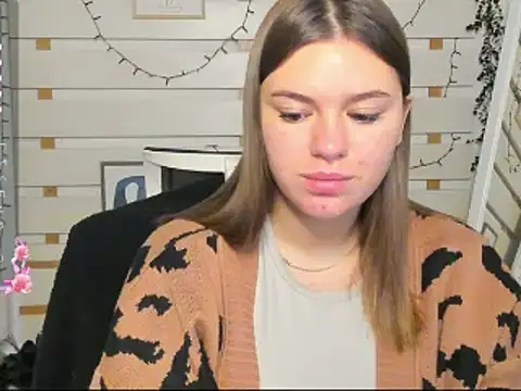 Josephine Kiss online show from November 27, 2025, 7:09 am