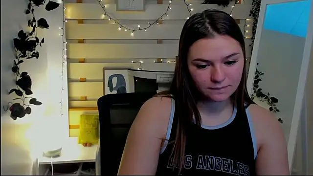 Josephine Kiss online show from March 1, 2026, 1:33 pm