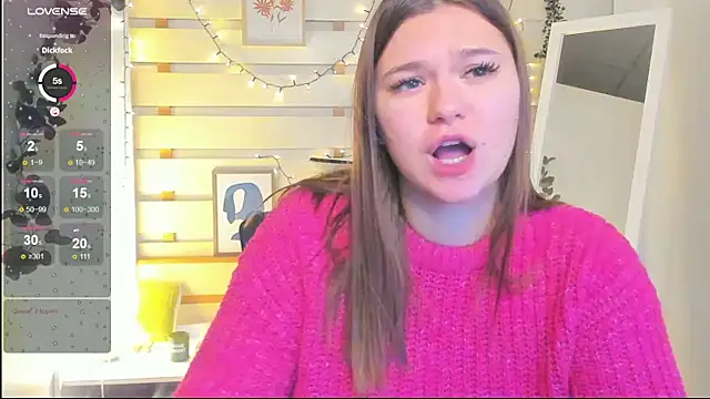 Josephine Kiss online show from February 2, 2026, 1:10 pm