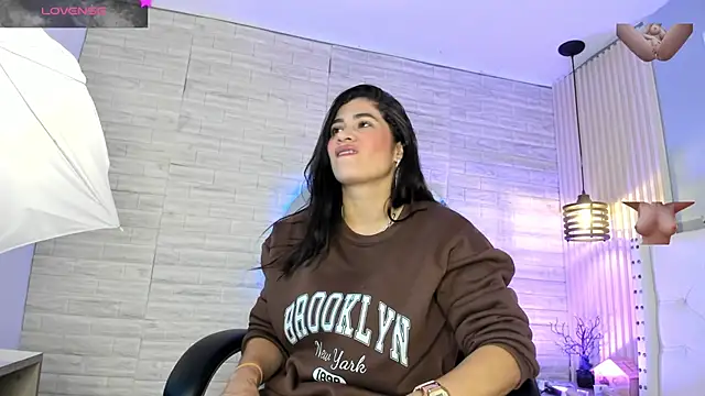Snapshot of sussy__stone chatting on March 24, 2026, 12:05 pm sussy stone online show from March 24, 2026, 12:05 pm