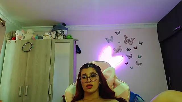 Snapshot of caroline_jonson chatting on May 7, 2026, 2:09 pm caroline jonson online show from May 7, 2026, 2:09 pm