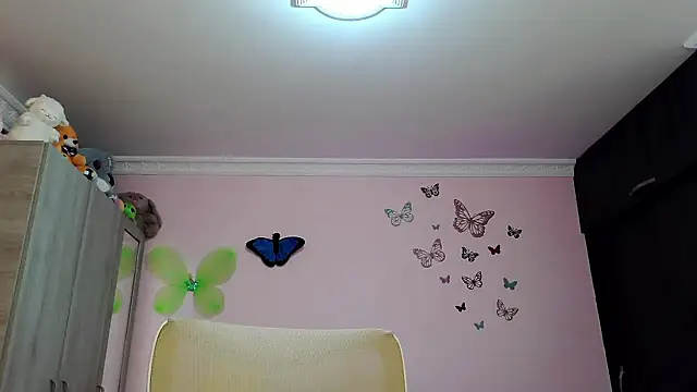 Snapshot of caroline_jonson chatting on October 9, 2025, 8:31 pm caroline jonson online show from October 9, 2025, 8:31 pm