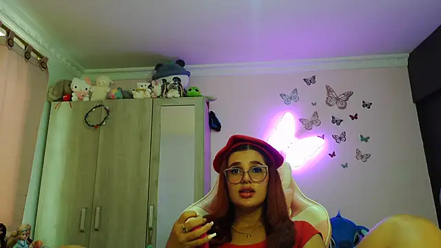Snapshot of caroline_jonson chatting on April 30, 2026, 2:46 pm caroline jonson online show from April 30, 2026, 2:46 pm