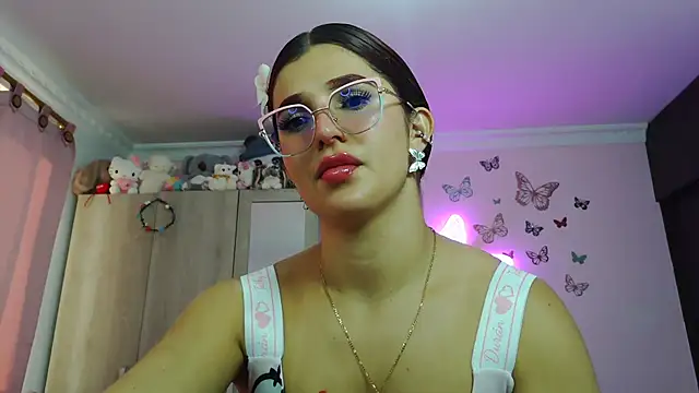 Snapshot of caroline_jonson chatting on June 20, 2026, 2:11 pm caroline jonson online show from June 20, 2026, 2:11 pm