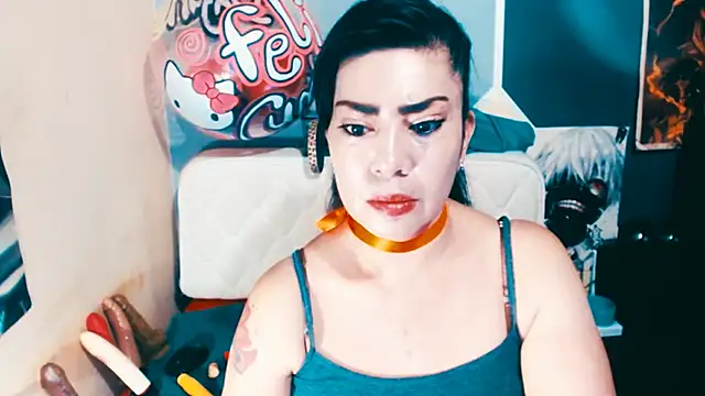 luisahott online show from March 12, 2026, 4:33 pm