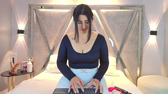 Snapshot of Danna_777_ chatting on September 11, 2025, 9:37 pm Danna 777 online show from September 11, 2025, 9:37 pm