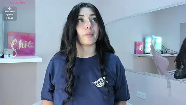 Snapshot of Danna_777_ chatting on March 23, 2025, 5:54 am Danna 777 online show from March 23, 2025, 5:54 am