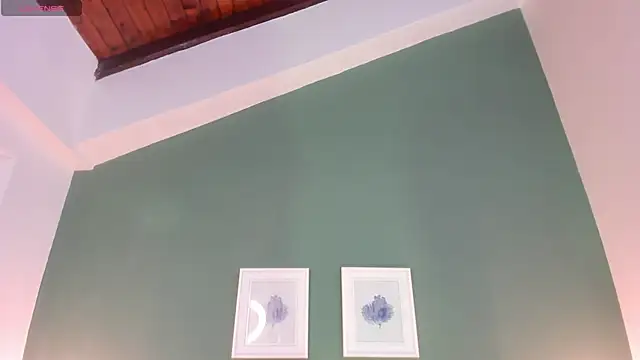  anavictoria  online show from November 25, 2025, 6:19 pm