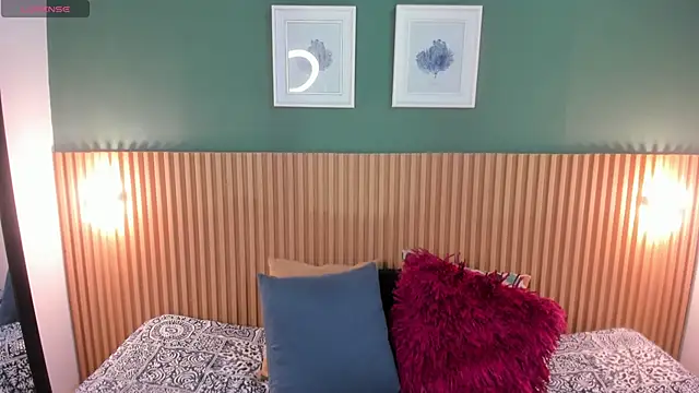  anavictoria  online show from October 17, 2025, 6:32 pm