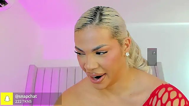 Shelynna azzul online show from November 11, 2025, 8:14 pm