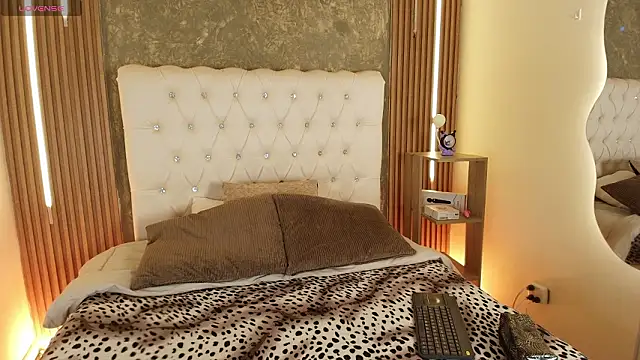 Tifanny Sweett online show from March 25, 2026, 8:52 pm