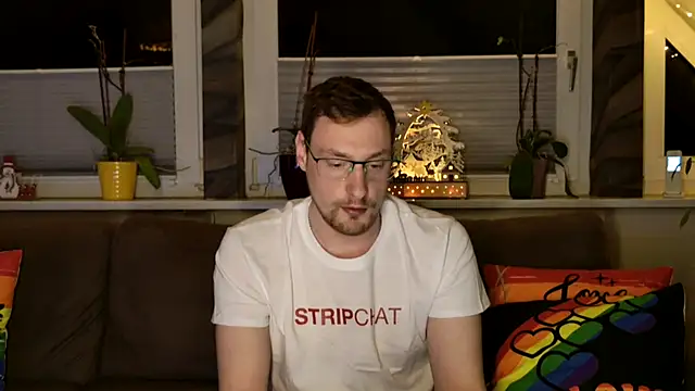 Relsxboy online show from December 3, 2024, 5:17 pm