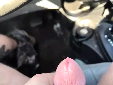 Snapshot of Barrentine88 chatting on February 17, 2025, 3:22 pm Barrentine88 online show from February 17, 2025, 3:22 pm