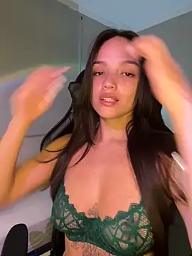 Snapshot of MisFrekcles_ chatting on November 11, 2025, 8:20 am MisFrekcles online show from November 11, 2025, 8:20 am