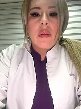 Snapshot of ALONDRAMILF chatting on December 20, 2025, 1:30 am ALONDRAMILF online show from December 20, 2025, 1:30 am