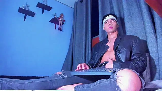 Stefann salvatoree online show from January 20, 2025, 4:54 am