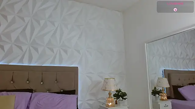 Gwen drew online show from November 21, 2025, 1:10 pm