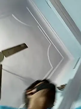 hotvarunrita online show from October 29, 2025, 3:49 am