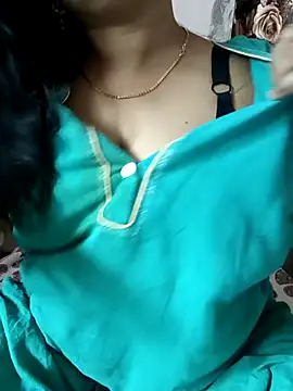 cuteyqueen online show from February 24, 2025, 4:49 am