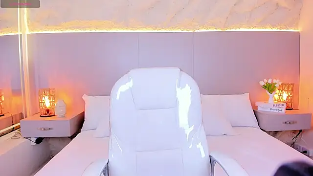 JessyEvans online show from April 11, 2026, 7:28 pm