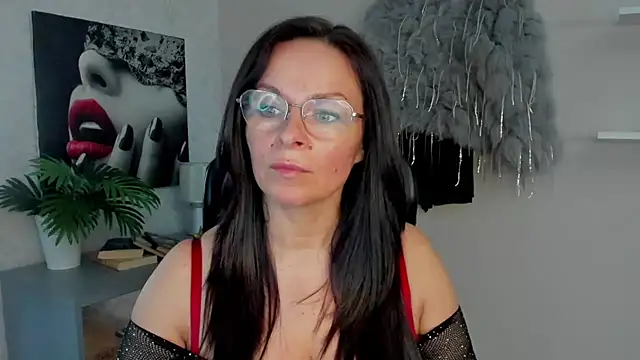 HelenLuxx online show from March 23, 2025, 7:20 am