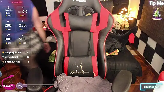 Snapshot of Ursula_fire chatting on December 13, 2025, 8:26 pm Ursula fire online show from December 13, 2025, 8:26 pm