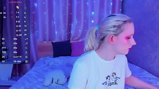 SweeteRose Royce online show from February 20, 2025, 3:08 pm