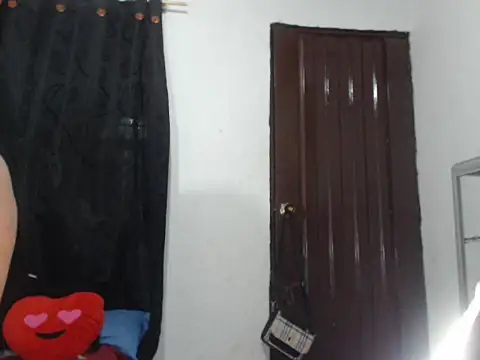 Snapshot of Alana_kiss_1 chatting on January 31, 2025, 3:20 am Alana kiss 1 online show from January 31, 2025, 3:20 am