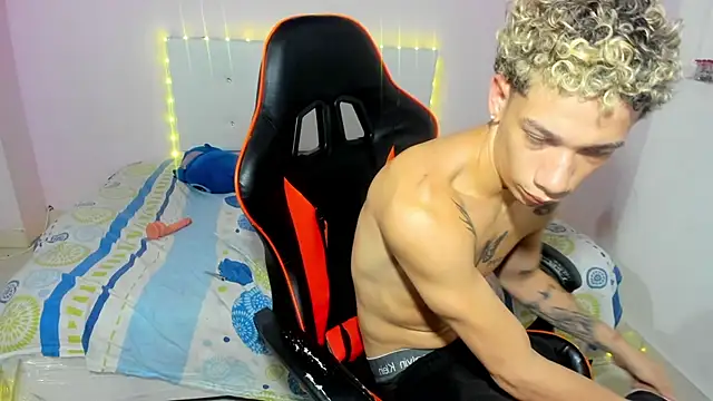 Snapshot of mateodeamjo chatting on November 4, 2025, 7:23 am mateodeamjo online show from November 4, 2025, 7:23 am