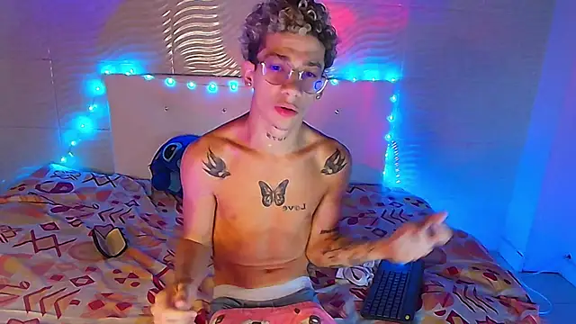 Snapshot of mateodeamjo chatting on November 15, 2025, 8:07 am mateodeamjo online show from November 15, 2025, 8:07 am