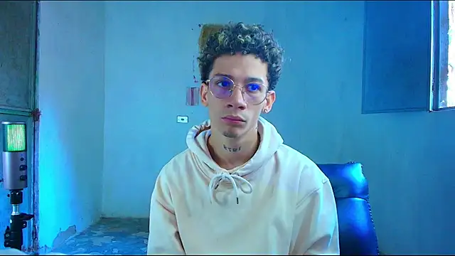 Snapshot of mateodeamjo chatting on February 10, 2026, 1:43 pm mateodeamjo online show from February 10, 2026, 1:43 pm