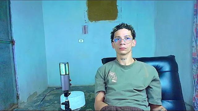 Snapshot of mateodeamjo chatting on February 7, 2026, 12:29 am mateodeamjo online show from February 7, 2026, 12:29 am