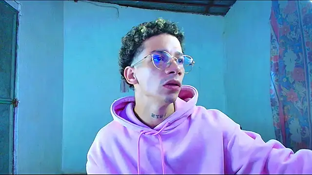 Snapshot of mateodeamjo chatting on February 6, 2026, 12:23 pm mateodeamjo online show from February 6, 2026, 12:23 pm