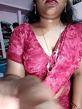 louise92 online show from May 17, 2026, 7:52 am