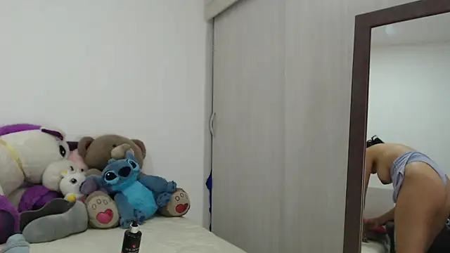 Snapshot of Amelia_Debora_Antonella chatting on October 1, 2025, 1:48 pm Amelia Debora Antonella online show from October 1, 2025, 1:48 pm