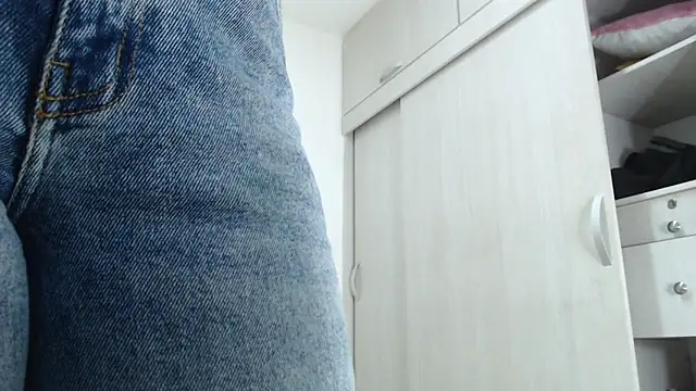 Snapshot of Amelia_Debora_Antonella chatting on October 23, 2025, 12:59 pm Amelia Debora Antonella online show from October 23, 2025, 12:59 pm