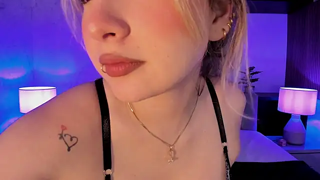 Snapshot of SamantaBone chatting on February 1, 2025, 11:58 pm SamantaBone online show from February 1, 2025, 11:58 pm