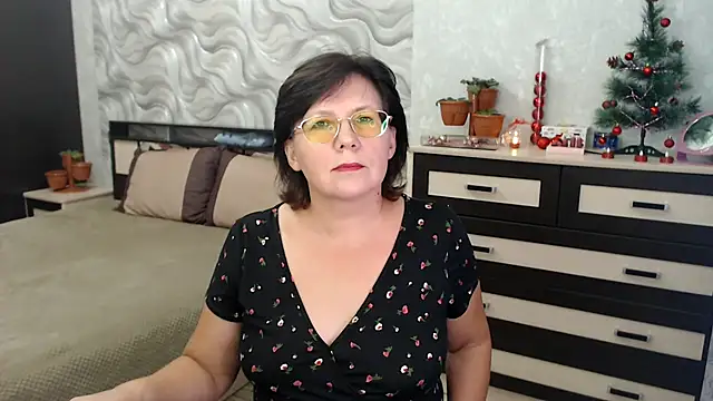 Snapshot of VitaCharm chatting on December 21, 2024, 5:39 pm VitaCharm online show from December 21, 2024, 5:39 pm