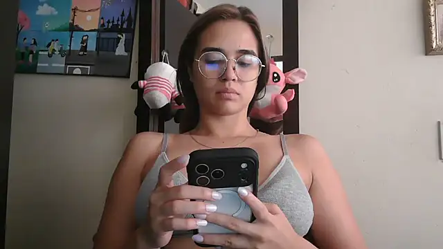 Snapshot of trianabell chatting on June 9, 2026, 5:14 pm trianabell online show from June 9, 2026, 5:14 pm