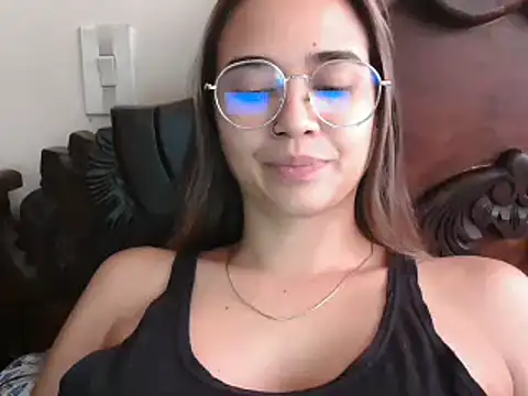 trianabell online show from January 12, 2026, 5:20 pm