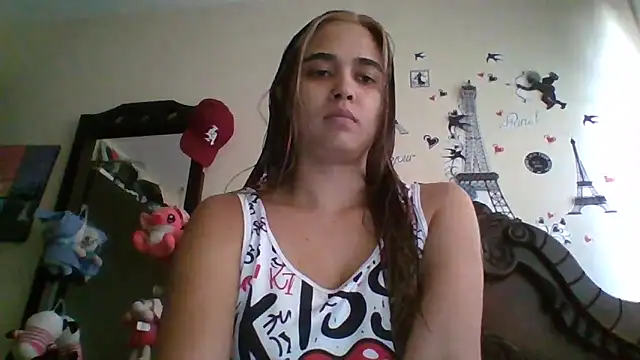 trianabell online show from November 21, 2025, 6:40 pm