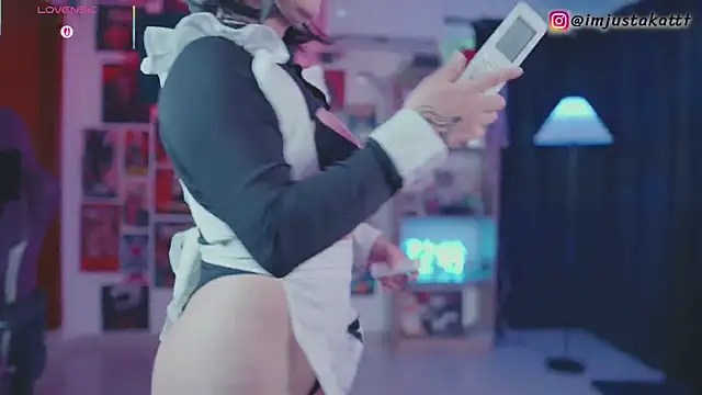 Snapshot of sensualkattt chatting on October 23, 2025, 2:27 pm sensualkattt online show from October 23, 2025, 2:27 pm