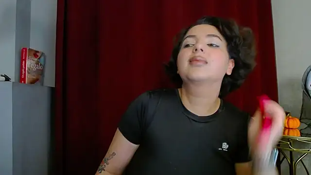 Snapshot of BustyAllyy chatting on October 29, 2025, 7:35 pm BustyAllyy online show from October 29, 2025, 7:35 pm