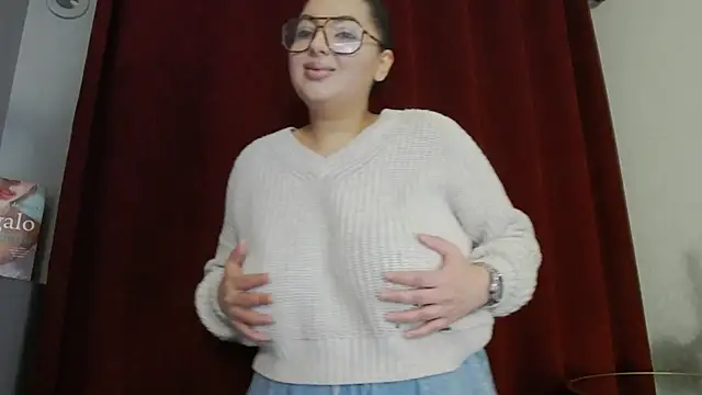 Snapshot of BustyAllyy chatting on December 14, 2025, 6:24 pm BustyAllyy online show from December 14, 2025, 6:24 pm