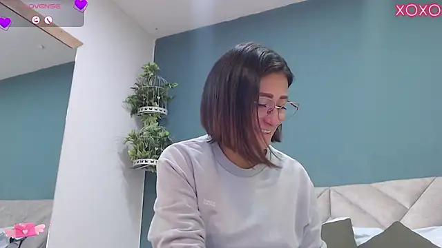 Snapshot of SharisWillian chatting on September 23, 2025, 3:57 am SharisWillian online show from September 23, 2025, 3:57 am