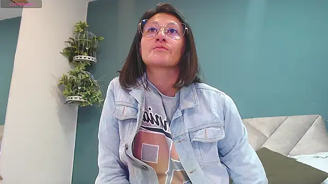 SharisWillian online show from November 27, 2025, 3:40 am